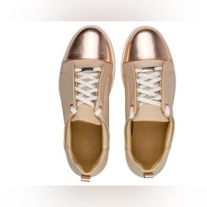 Royal Albatross Luna Rosa Sneakers